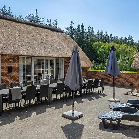 Vakantiehuis Gorgeous In With Kitchen